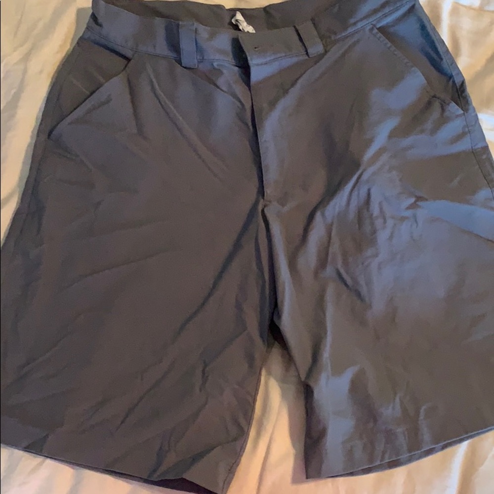 Men’s grey under armour shorts